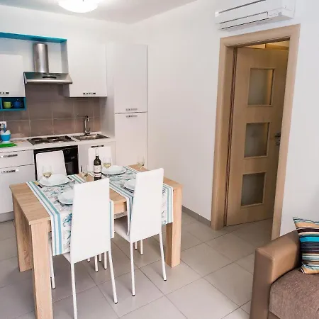 Apartamento In Rogoznica 40358